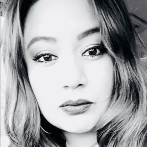 Meet your Posher, Isela